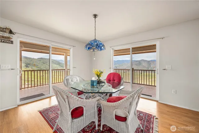 $599,950 | 29 Barn Dance Road, Pateros, WA 98846