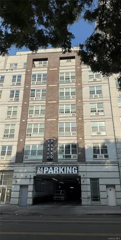 a view of entryway and hall