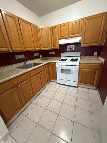 $389,000 | 769 St Ann's Avenue, Unit B | Woodstock