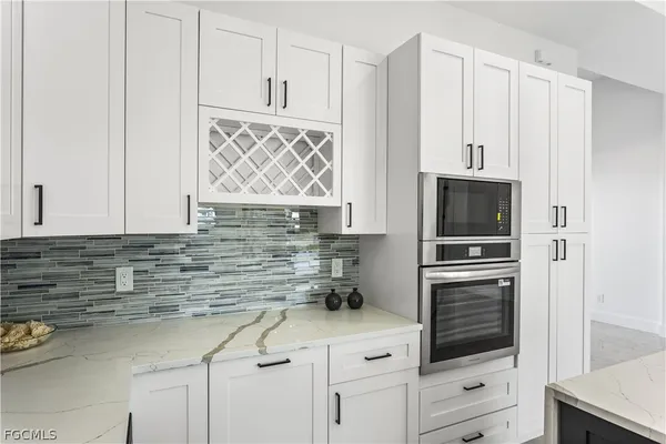 a view of livingroom with furniture and windows