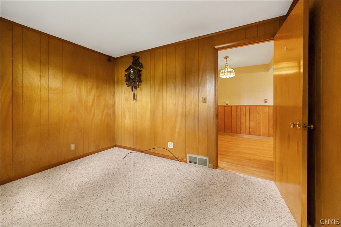202 Arbordale Road East Camillus, NY 13219 - Photo 13 of 26