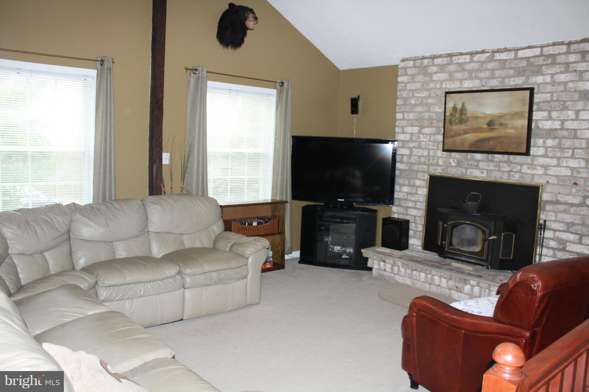 890 Laurel Grove Road Winchester, VA 22602 - Photo 4 of 27 Interior (General)