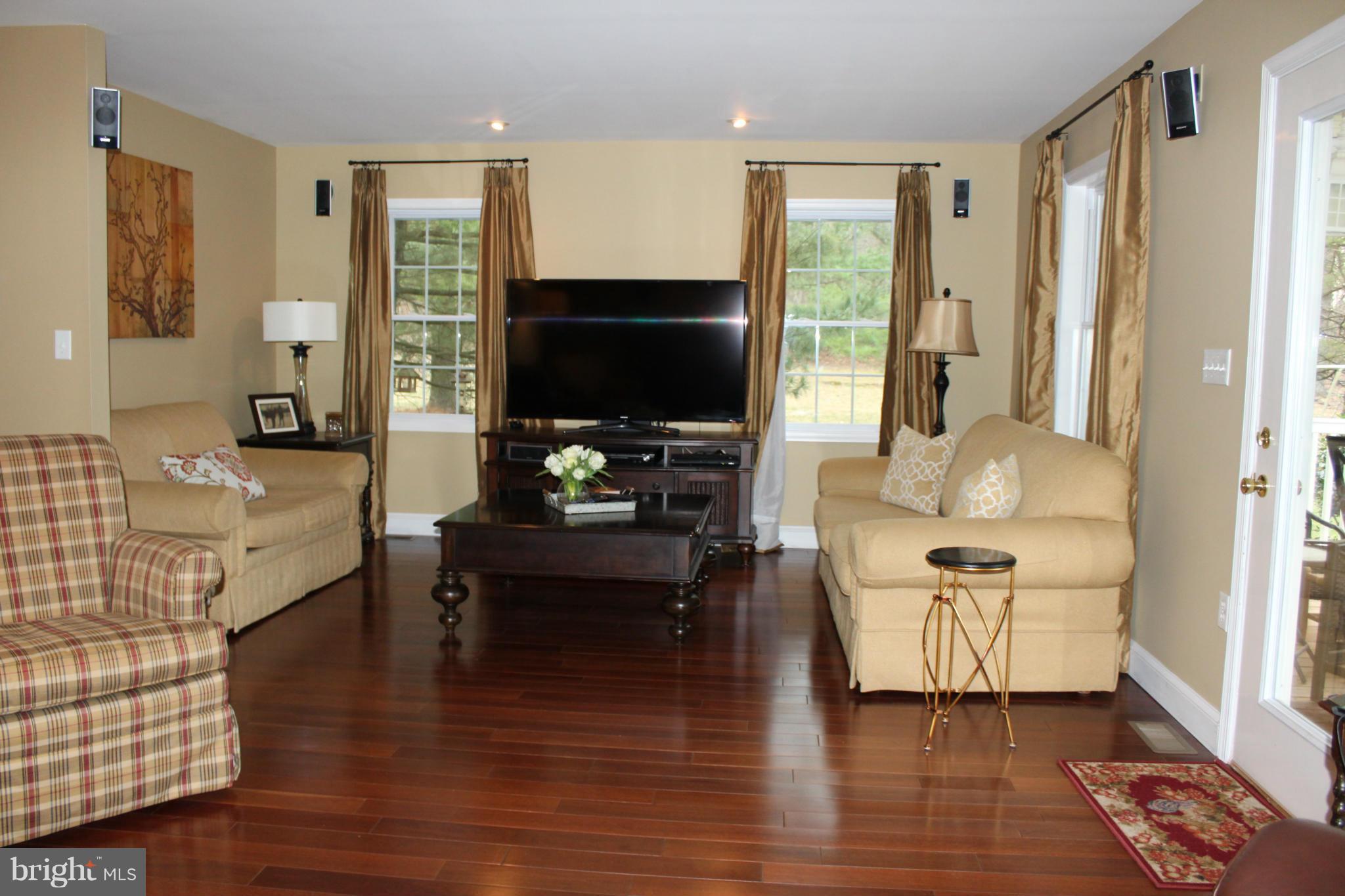 890 Laurel Grove Road Winchester, VA 22602 - Photo 6 of 27 Family Room