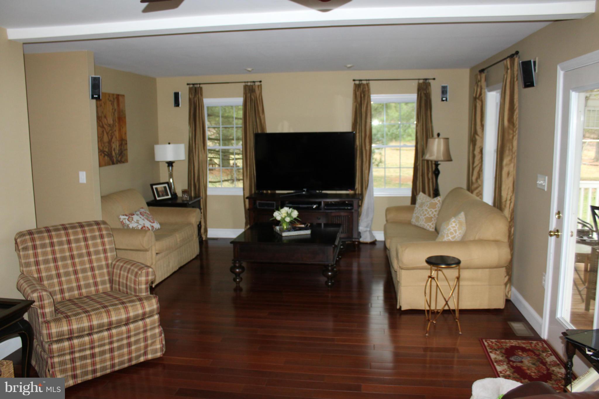 890 Laurel Grove Road Winchester, VA 22602 - Photo 10 of 27 Family Room