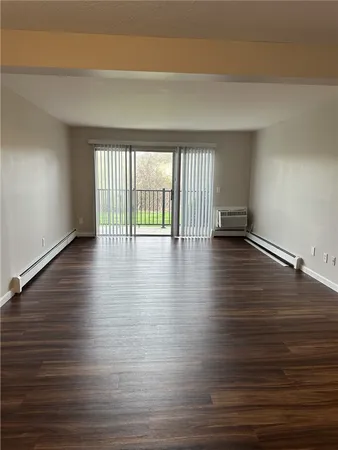 $2,025 | 3 Admiralty Drive, Unit 115, Middletown, RI 02842