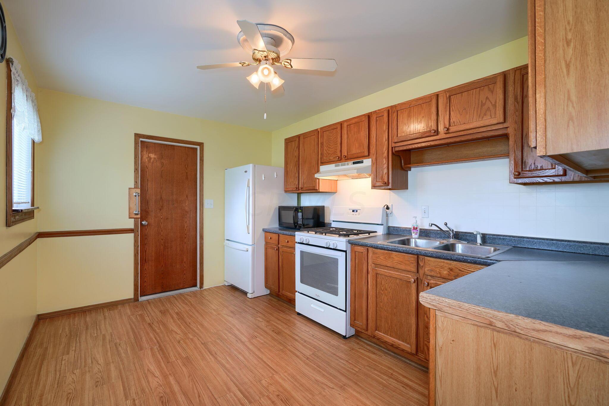 3792 Wade Road Columbus, OH 43232 - Photo 15 of 39 3792 Wade Rd (22)