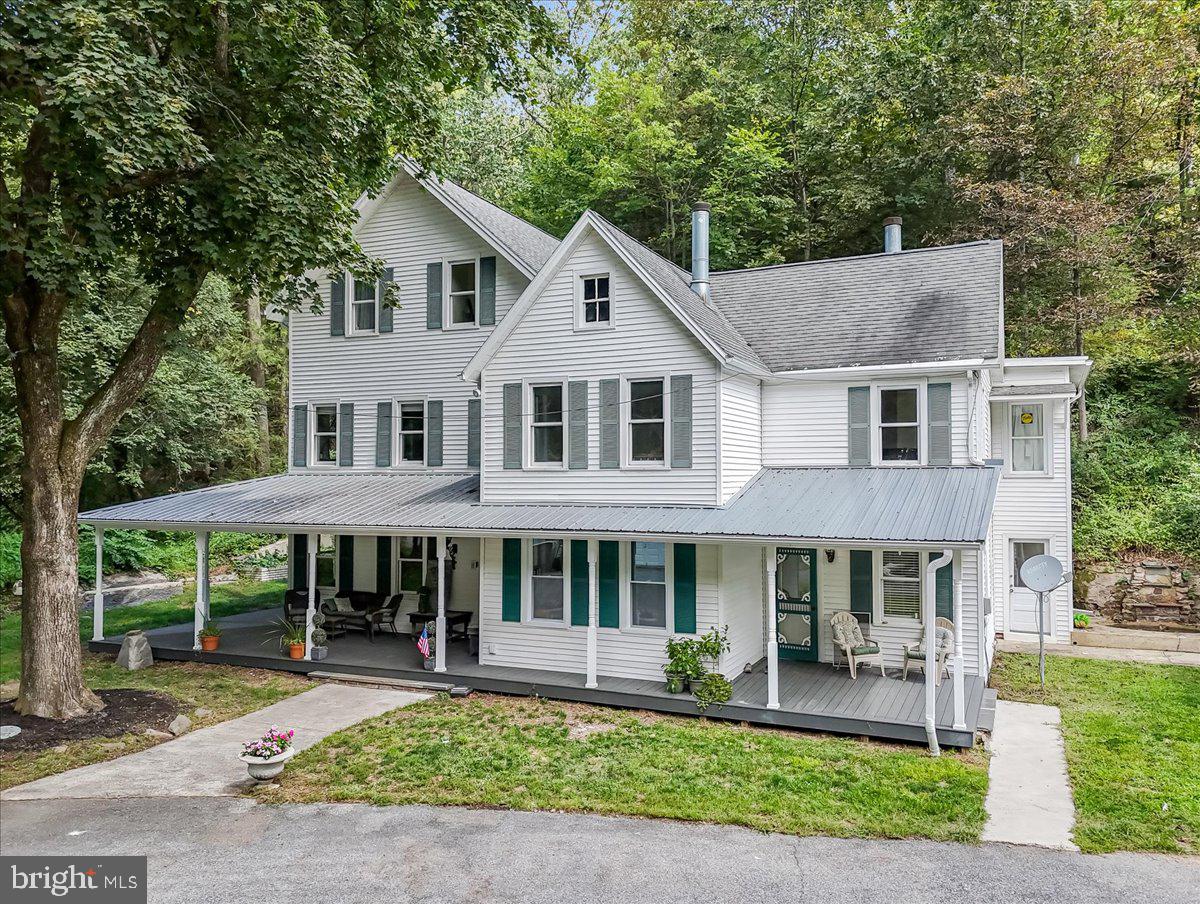 3585 Fairyland Road Lehighton, PA 18235 - Photo 5 of 109 front view of a house with a yard