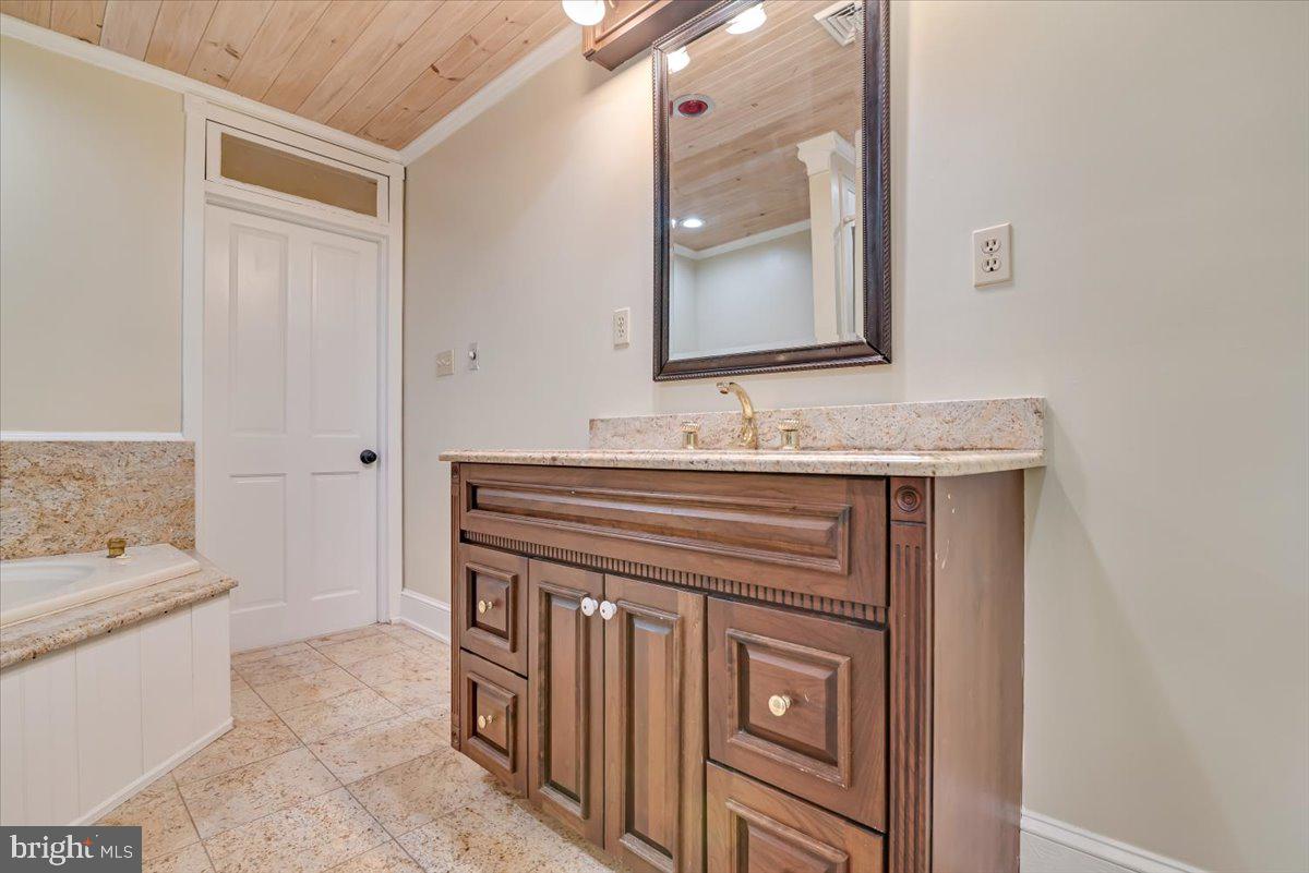 3585 Fairyland Road Lehighton, PA 18235 - Photo 54 of 109