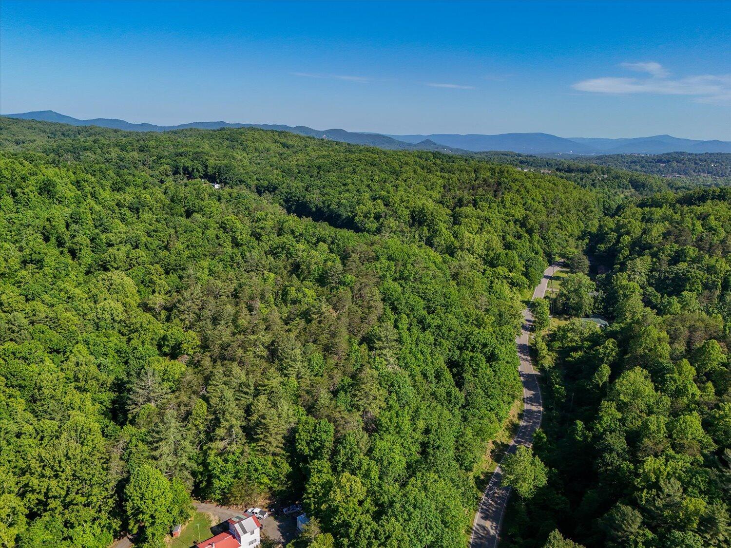7301 Merriman Road Roanoke, VA 24018 - Photo 3 of 5 4-3-4