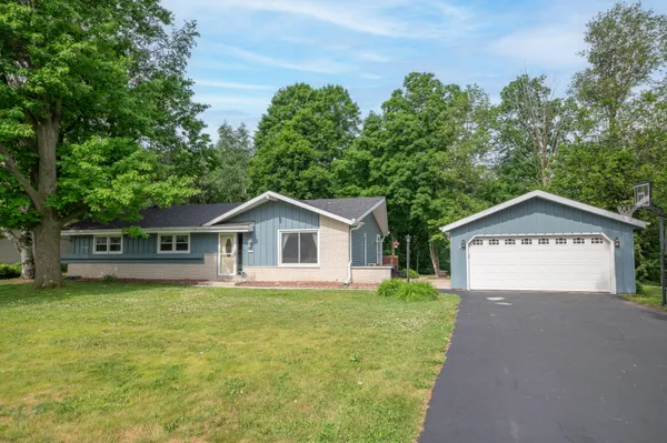$400,000 | 1447 Tomac Lane, Richfield, WI 53033