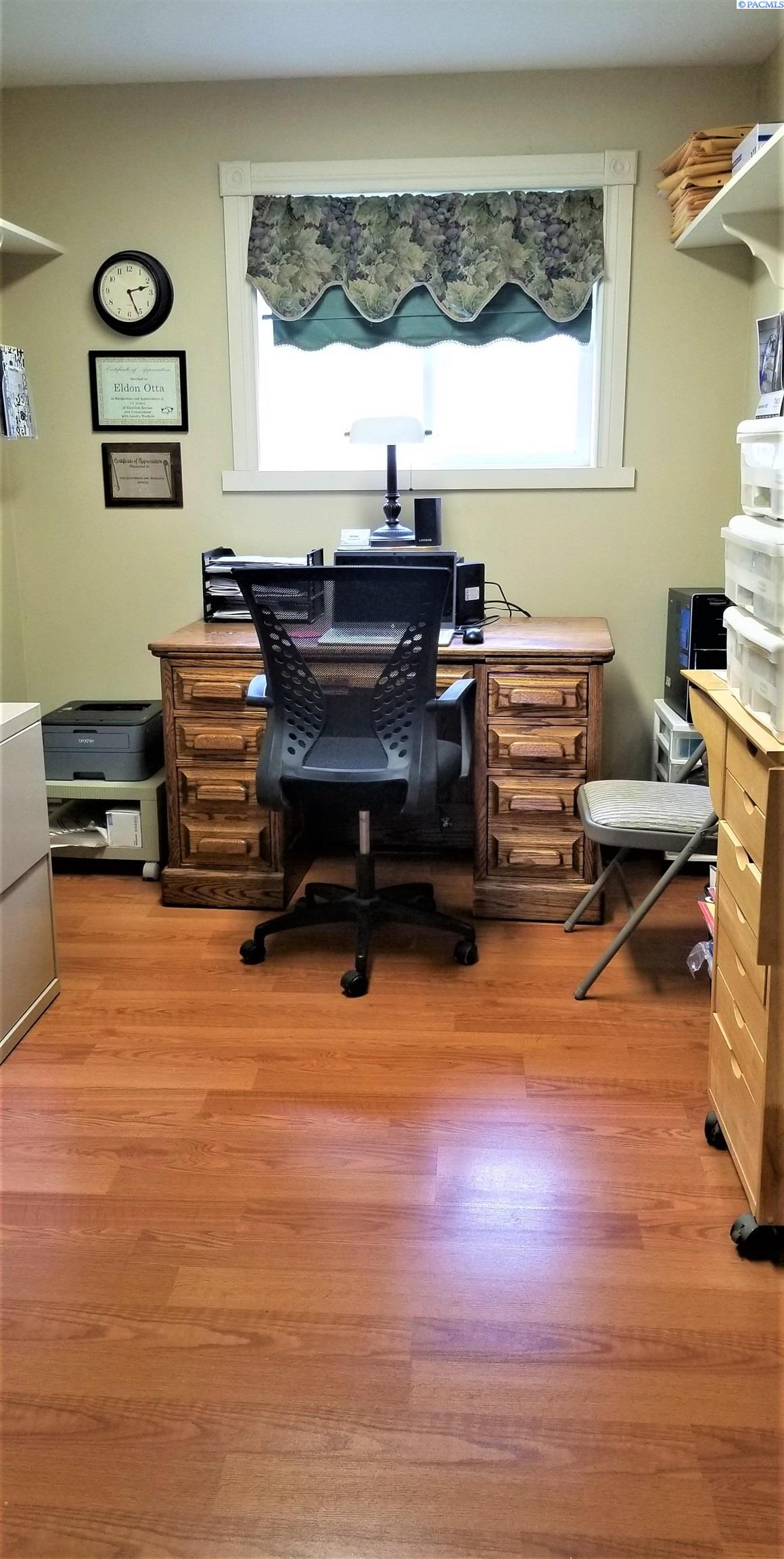 212705 East Bowles Road Kennewick, WA 99337 - Photo 18 of 29 Gallery Image 18