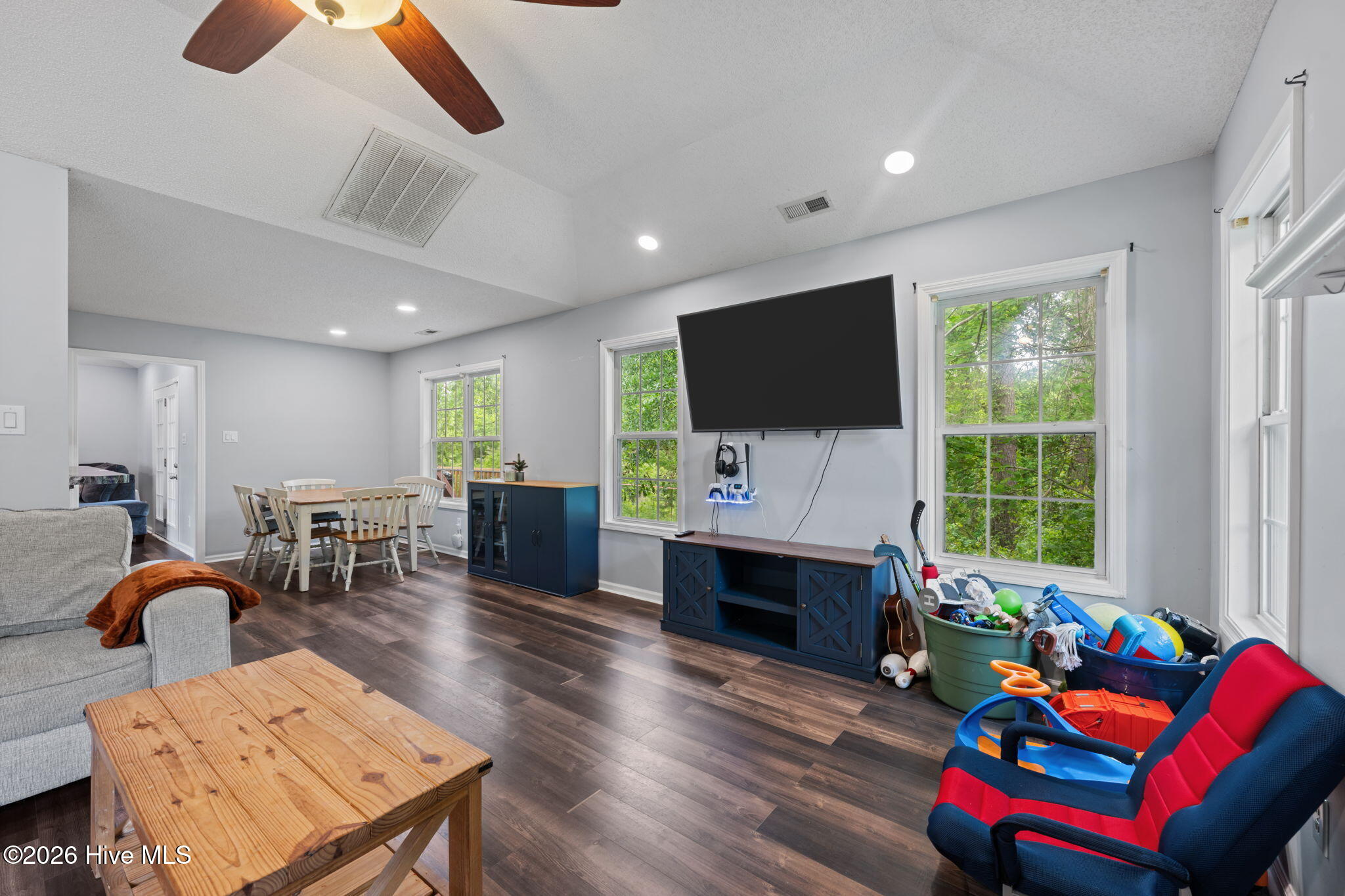 619 Fox Ridge Court Havelock, NC 28532 - Photo 21 of 42 second living room