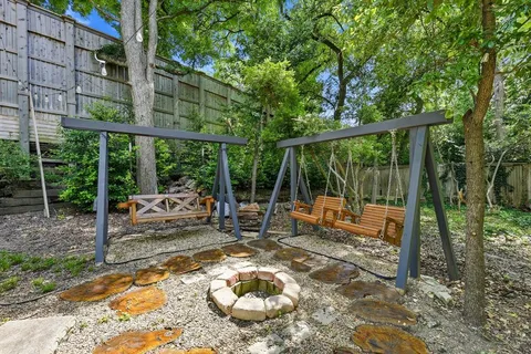 $969,000 | 14917 Oaks N Drive, Addison, TX 75254