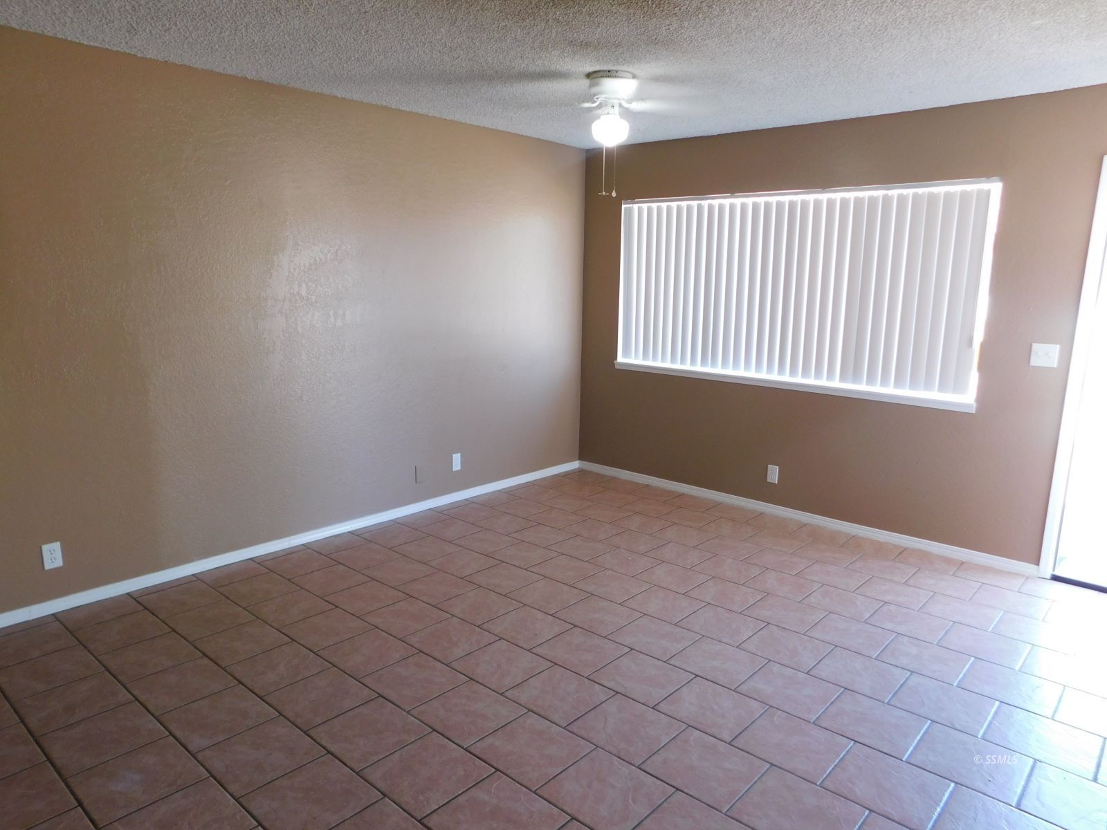 640 Commercial Avenue Ridgecrest, CA 93555 - Photo 3 of 9