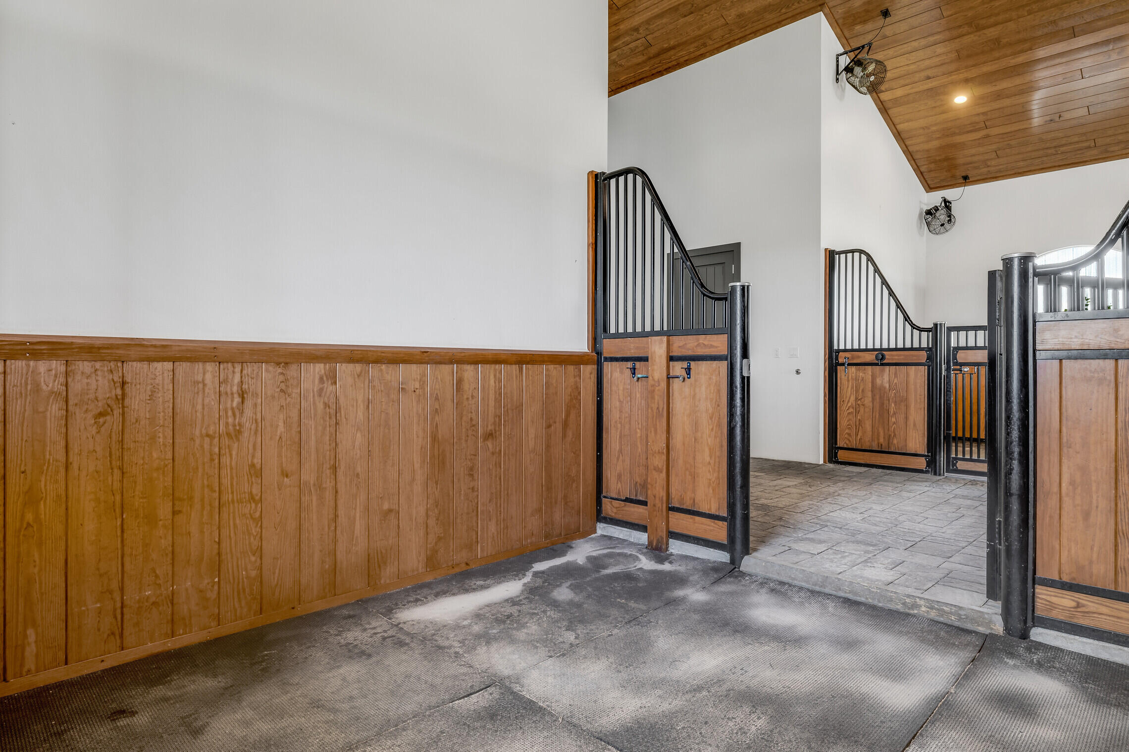 5181 Lasso Way Wellington, FL 33449 - Photo 4 of 31 12_5181_Lasso_Way_12_mls