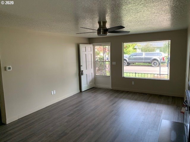 1393 Quinn Road Woodburn, OR 97071 - Photo 2 of 11 Gallery Image 2