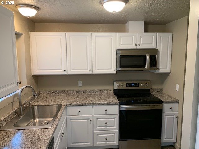 1393 Quinn Road Woodburn, OR 97071 - Photo 4 of 11 Gallery Image 4