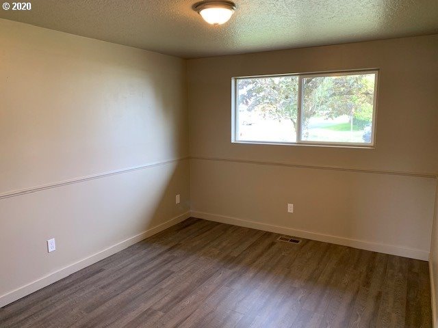 1393 Quinn Road Woodburn, OR 97071 - Photo 6 of 11 Gallery Image 6