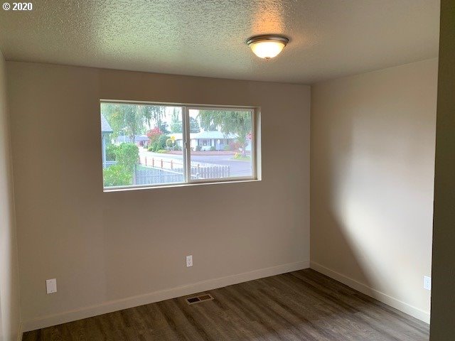1393 Quinn Road Woodburn, OR 97071 - Photo 7 of 11 Gallery Image 7