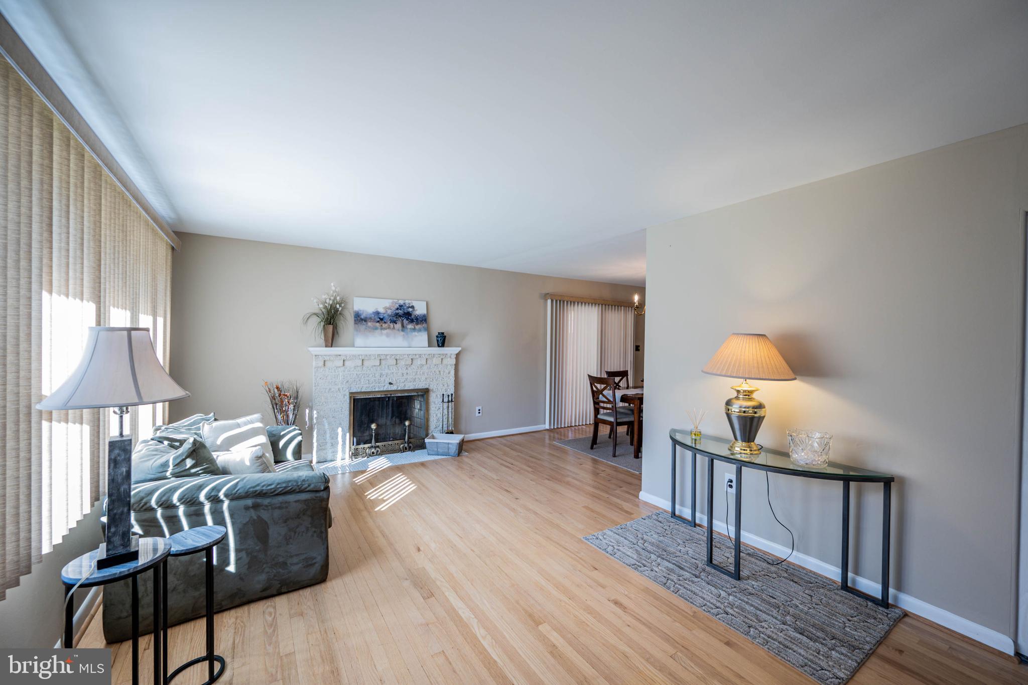 6500 Summerhill Road Temple Hills, MD 20748 - Photo 5 of 35 Living room