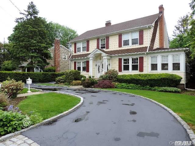 Cicular Driveway