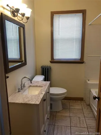 $2,400 | 364 West Rock Avenue, New Haven, CT 06515