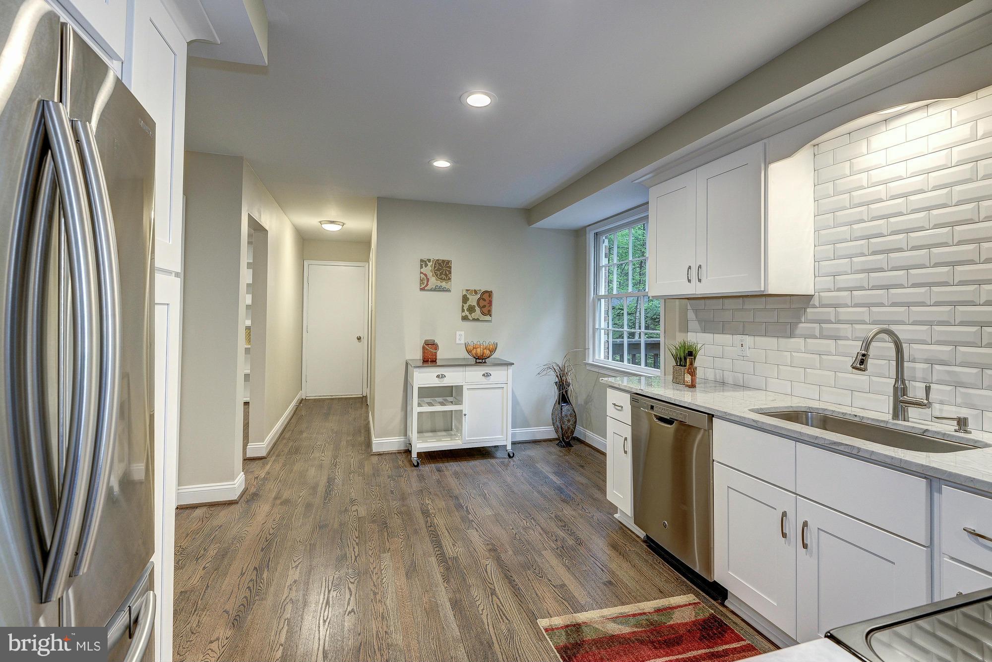 11201 Hunting Horn Lane Reston, VA 20191 - Photo 11 of 30 Kitchen