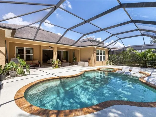 $789,000 | 907 Heritage Groves Drive, Brandon, FL 33510