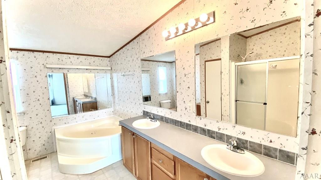 144 Inlet Lane Grandy, NC 27939 - Photo 18 of 27 Master bathroom