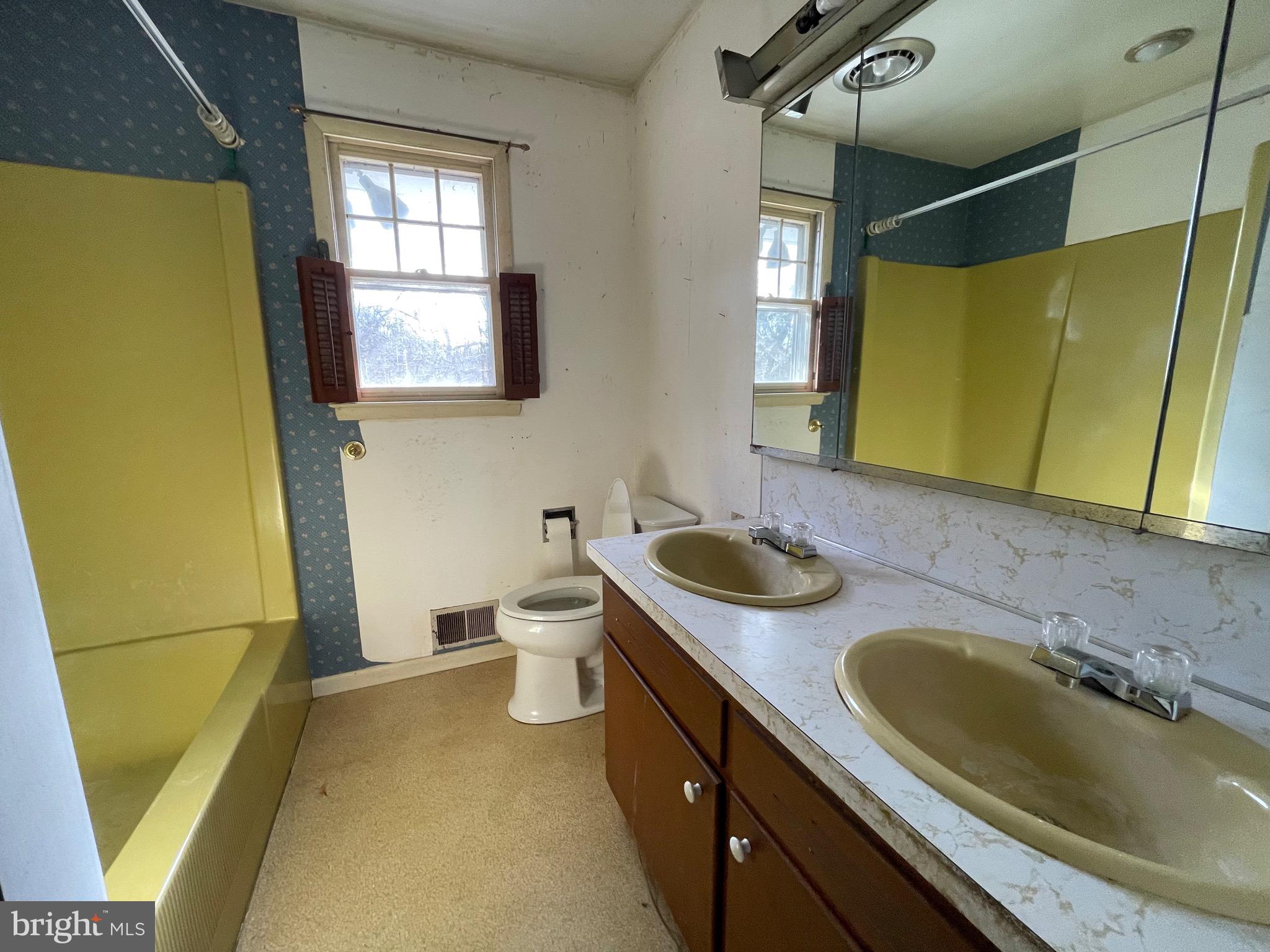 3120 Stoudts Ferry Bridge Road Reading, PA 19605 - Photo 14 of 32