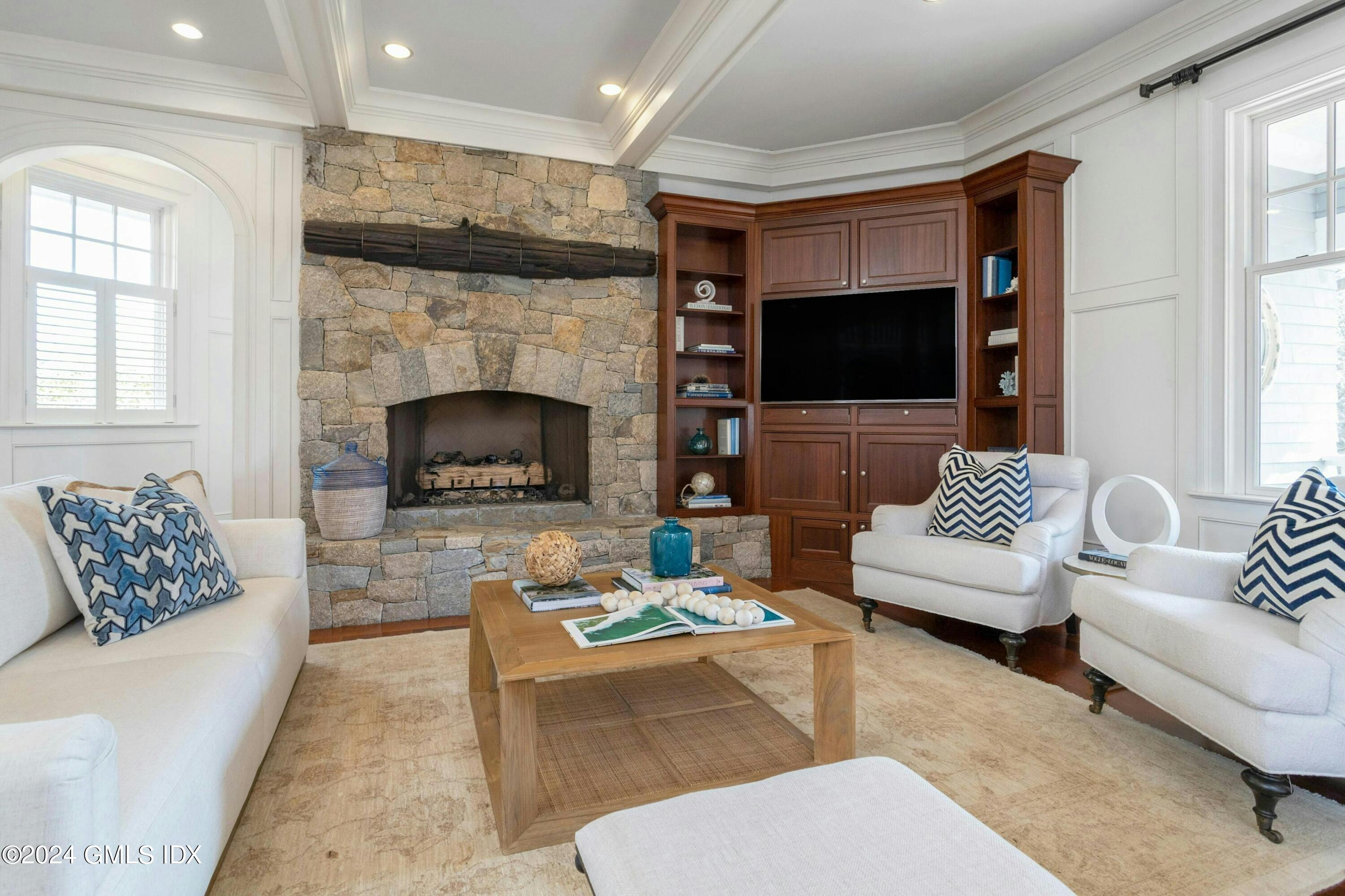 53 Keofferam Road Old Greenwich, CT 06870 - Photo 17 of 37 018-419023-013-460941-_X0A0321_13202750_