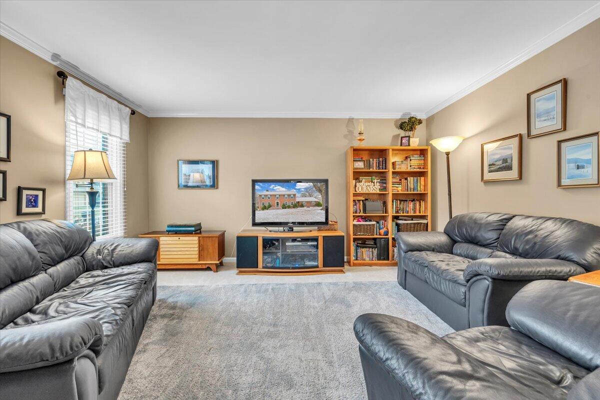 6211 Buckland Mill Road Roanoke, VA 24019 - Photo 5 of 50 05-MIB09059
