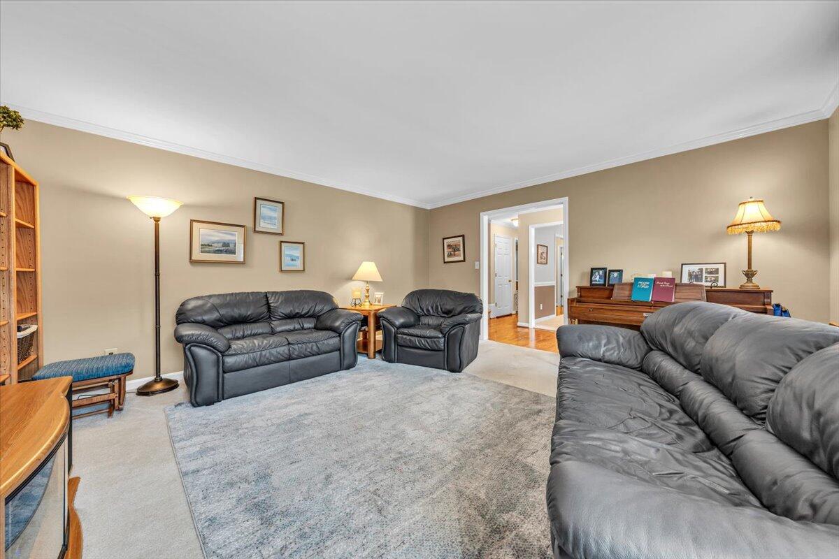 6211 Buckland Mill Road Roanoke, VA 24019 - Photo 7 of 50 07-MIB09065