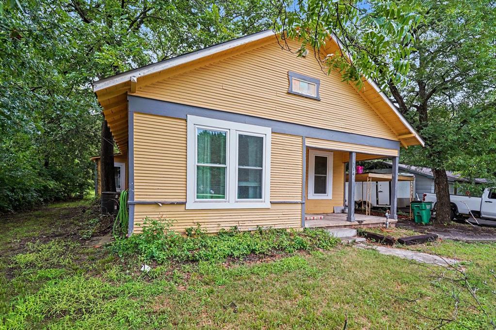 714 Ritchey Street Gainesville, TX 76240 - Photo 2 of 30