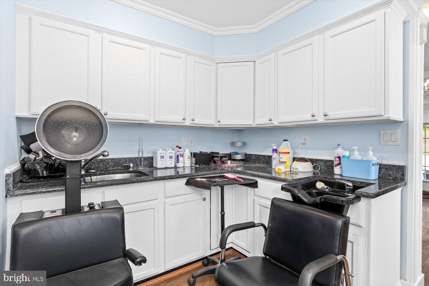604 Cropp Road Fredericksburg, VA 22406 - Photo 32 of 78 Home office is currently a beauty salon