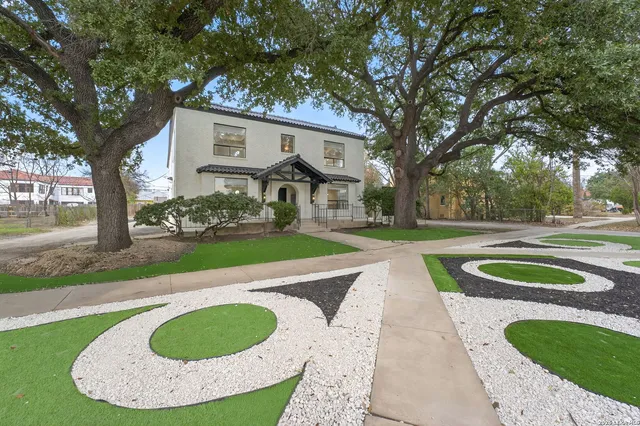 $1,450 | 1635 West Mulberry Avenue, Unit 208, San Antonio, TX 78201