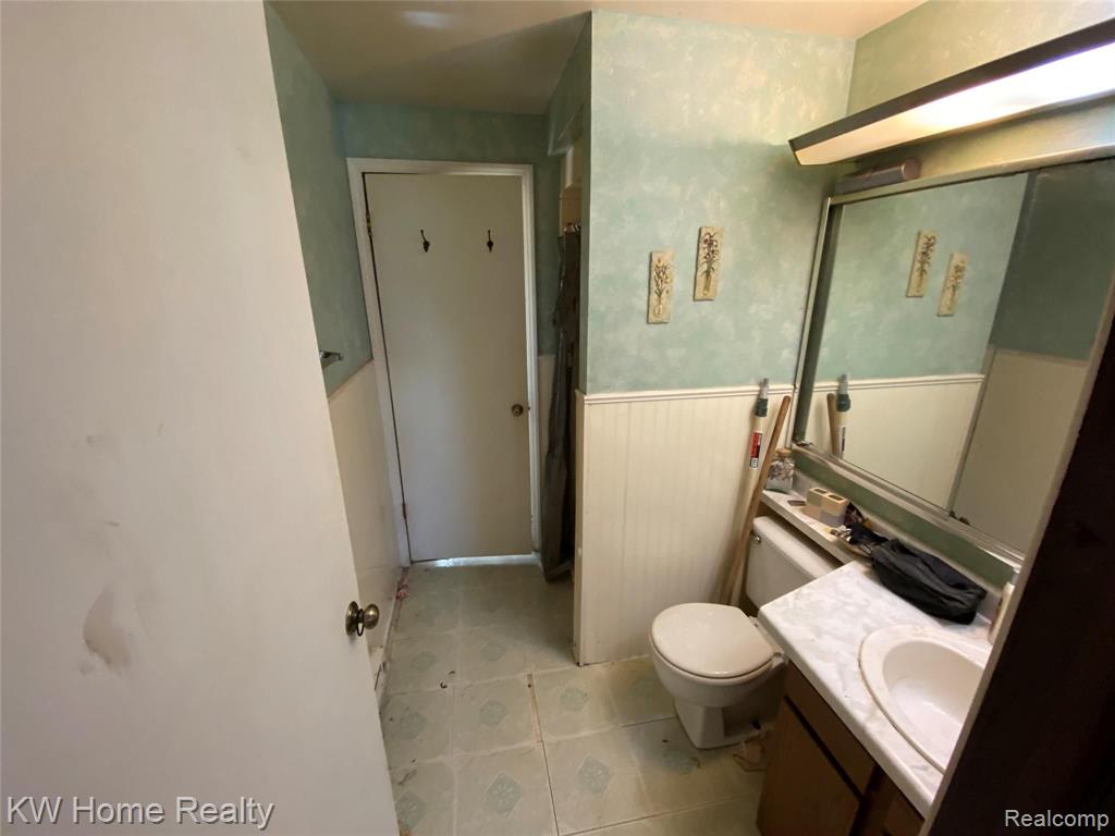 24739 Middlebelt Road Farmington Hills, MI 48336 - Photo 7 of 14