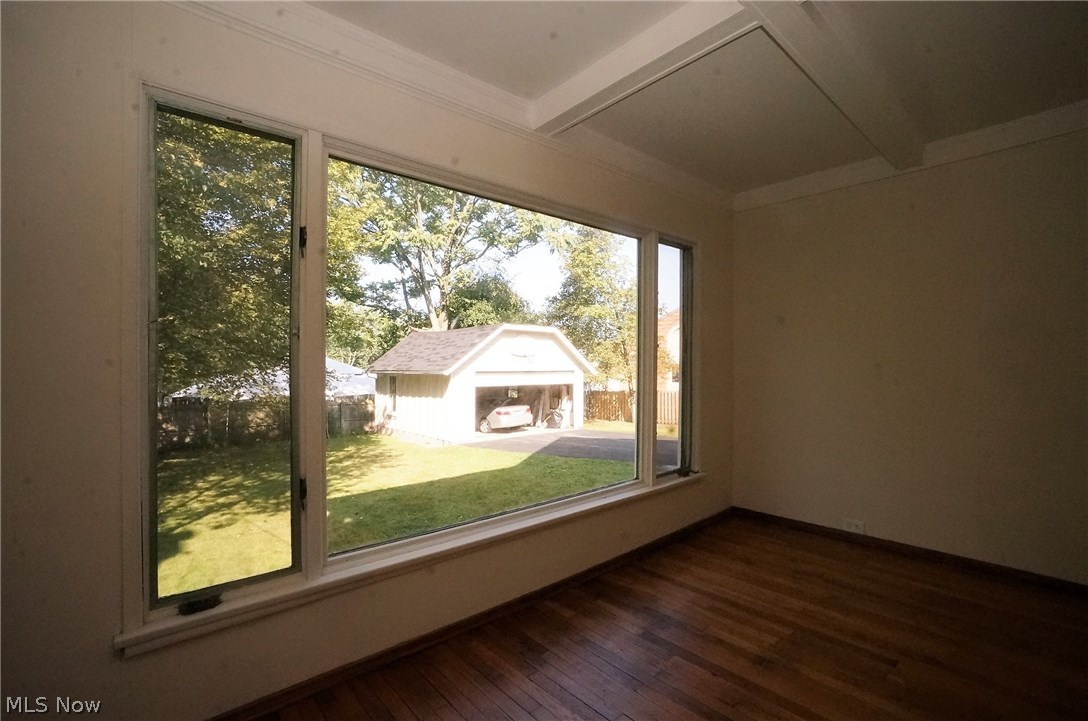 1518 Compton Road Cleveland, OH 44118 - Photo 7 of 34