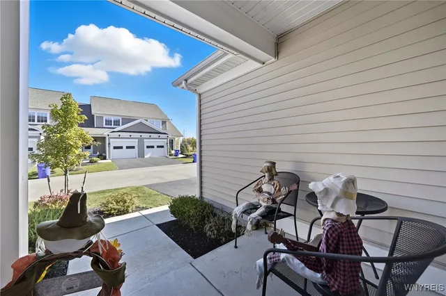 $339,900 | 602 Carriage Lane, West Seneca, NY 14224