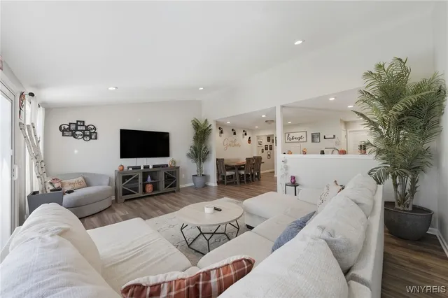 $339,900 | 602 Carriage Lane, West Seneca, NY 14224