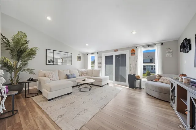 $339,900 | 602 Carriage Lane, West Seneca, NY 14224