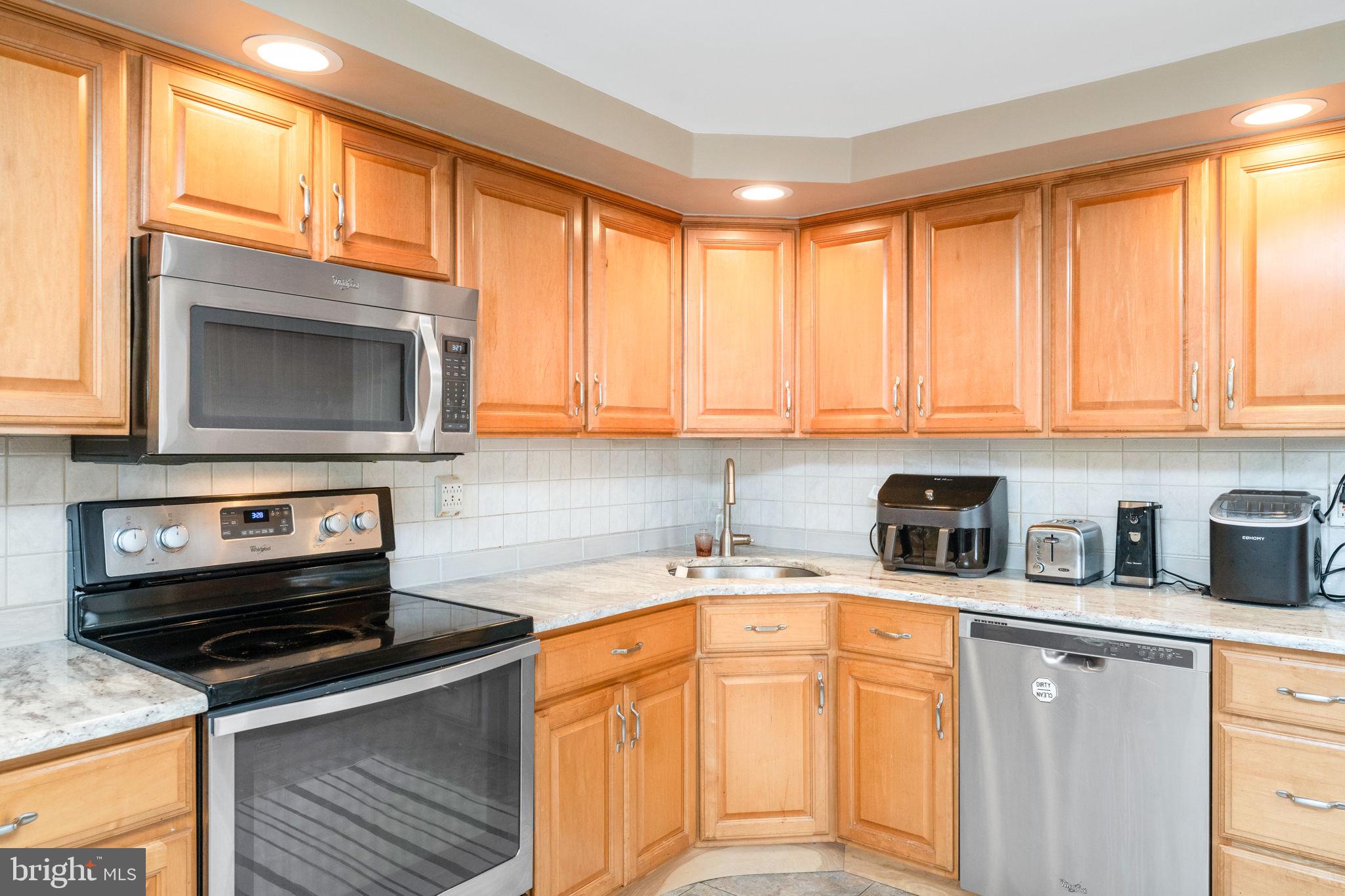 18 North Manor Road Broomall, PA 19008 - Photo 15 of 30 Gallery Image 15