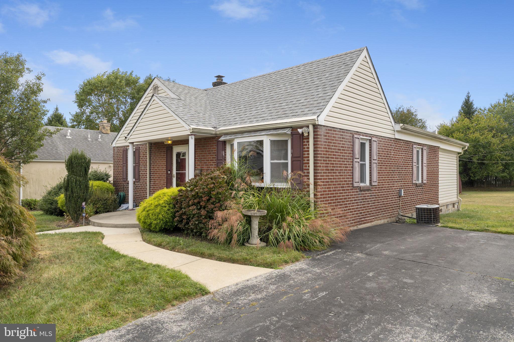 18 North Manor Road Broomall, PA 19008 - Photo 5 of 30 Gallery Image 5