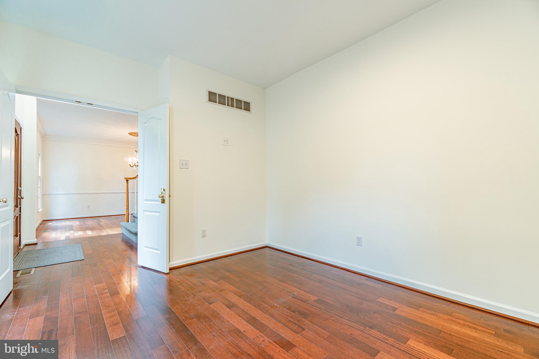 87 Moore Road Downingtown, PA 19335 - Photo 6 of 49 Study