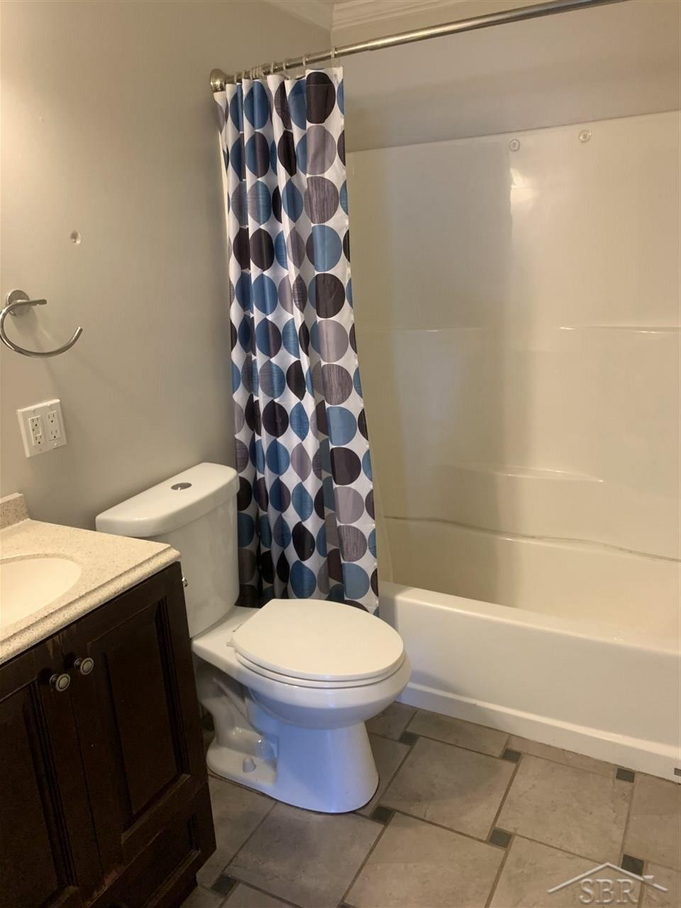 6708 Muirhead Road Freeland, MI 48623 - Photo 12 of 29 Main level has a shared full bathroom.
