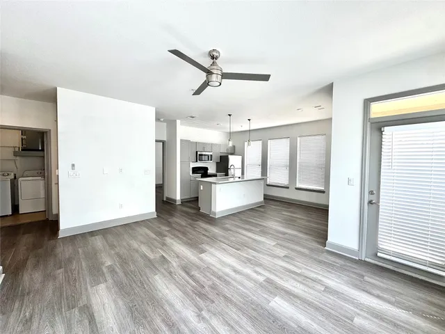 $1,915 | 3333 Weslayan Street, Unit 2117, Houston, TX 77027