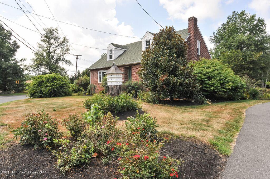 27 Sunnyside Road Howell, NJ 07731 - Photo 8 of 49 main house 2300 sq. ft