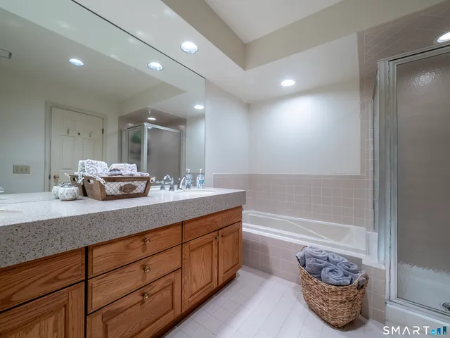 $565,000 | 12 Boulevard Drive, Unit 31172, Danbury, CT 06810