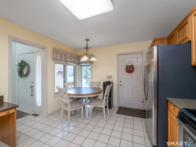 $565,000 | 12 Boulevard Drive, Unit 31172, Danbury, CT 06810