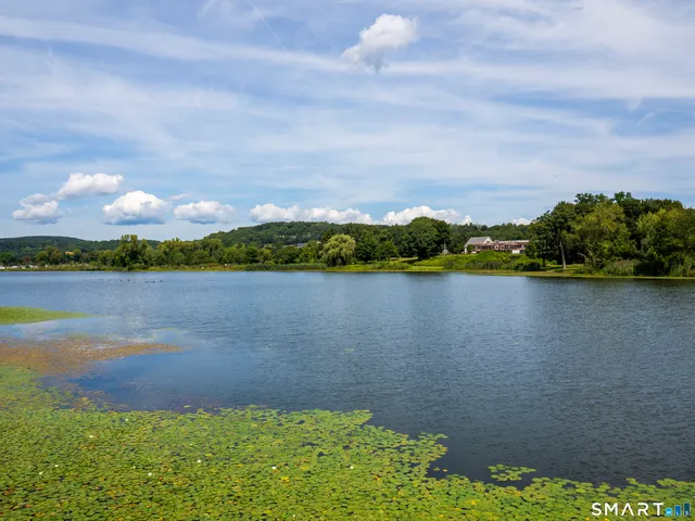 $565,000 | 12 Boulevard Drive, Unit 31172, Danbury, CT 06810